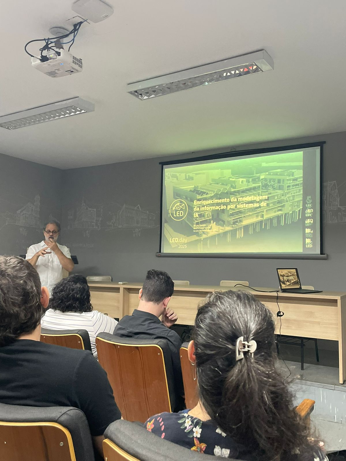 Featured image for “Pesquisadores do CCCult divulgam ações do DocumentaCE em atividade realizada na UFC”